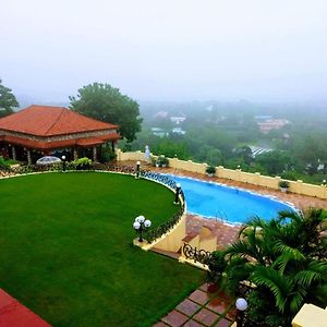 Noor-Us-Sabah Palace